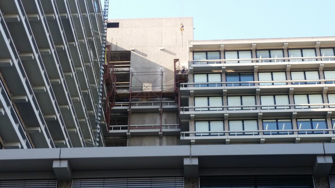 Hangsteiger - Overzicht met steiger in positie